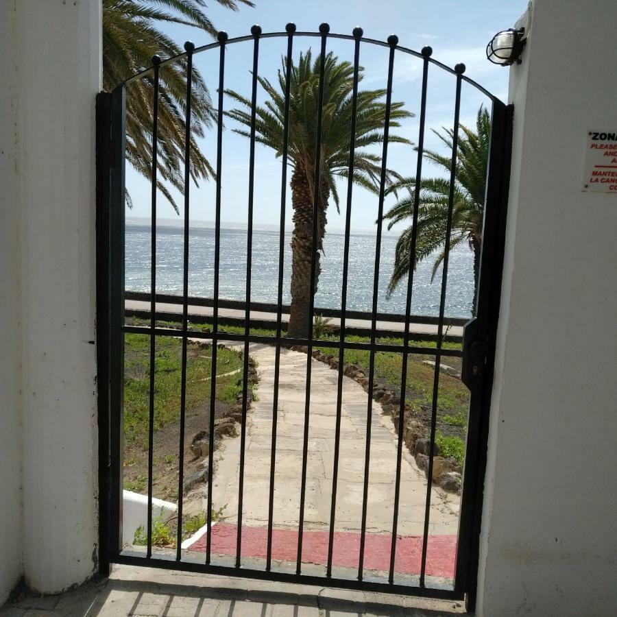 Luxury Villa Sea Front Costa Teguise Bagian luar foto