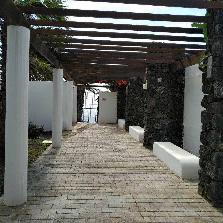 Luxury Villa Sea Front Costa Teguise Bagian luar foto